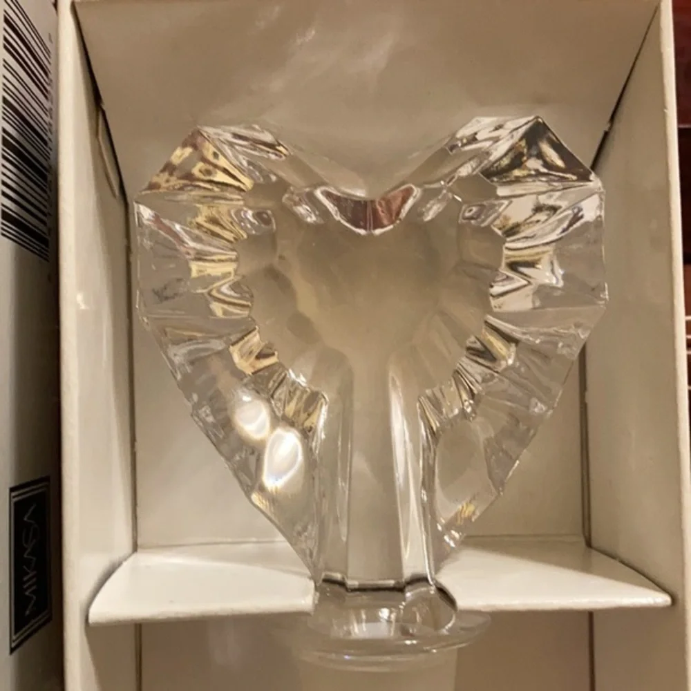 NIB Mikasa Austria Venus cut heart lead crystal bottle stopper